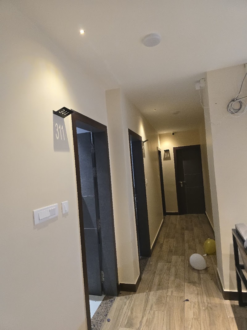 The Bypass Inn - The Bypass Inn Eastern Bypass, PF84+7PV, Ashighar Rd, More, Telipara, Siliguri, Dabgram, West Bengal 734006, India