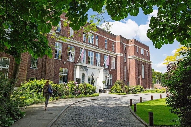 Regent's University London - Regent's University London Inner Cir, London NW1 4NS, UK