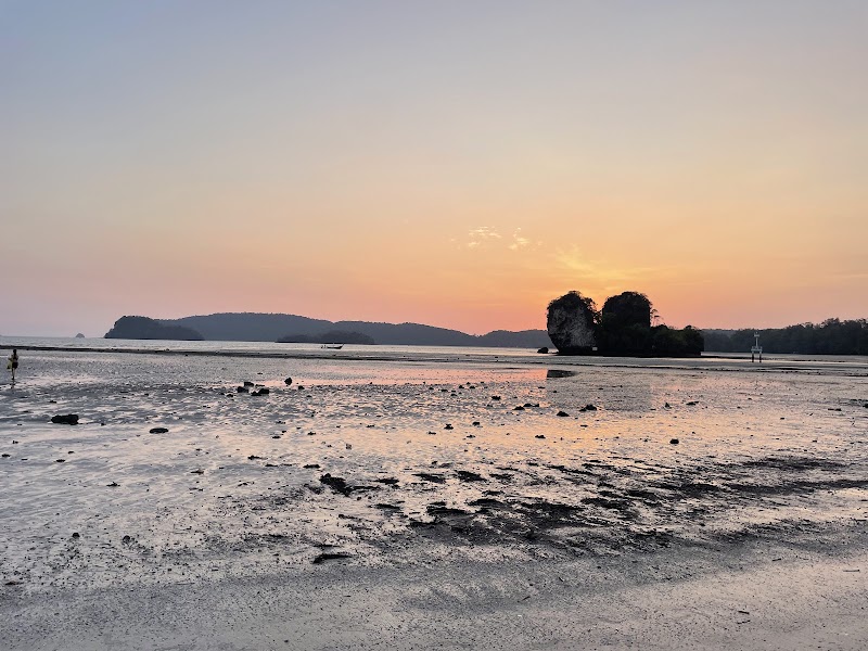 Nopharat Thara Beach - Nopharat Thara Beach Nopharat Thara Beach, Krabi 81180, Thailand