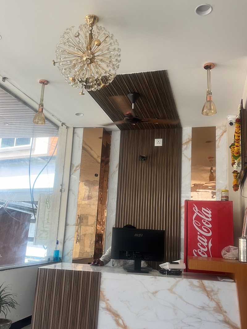 HOTEL HIRA PALACE
