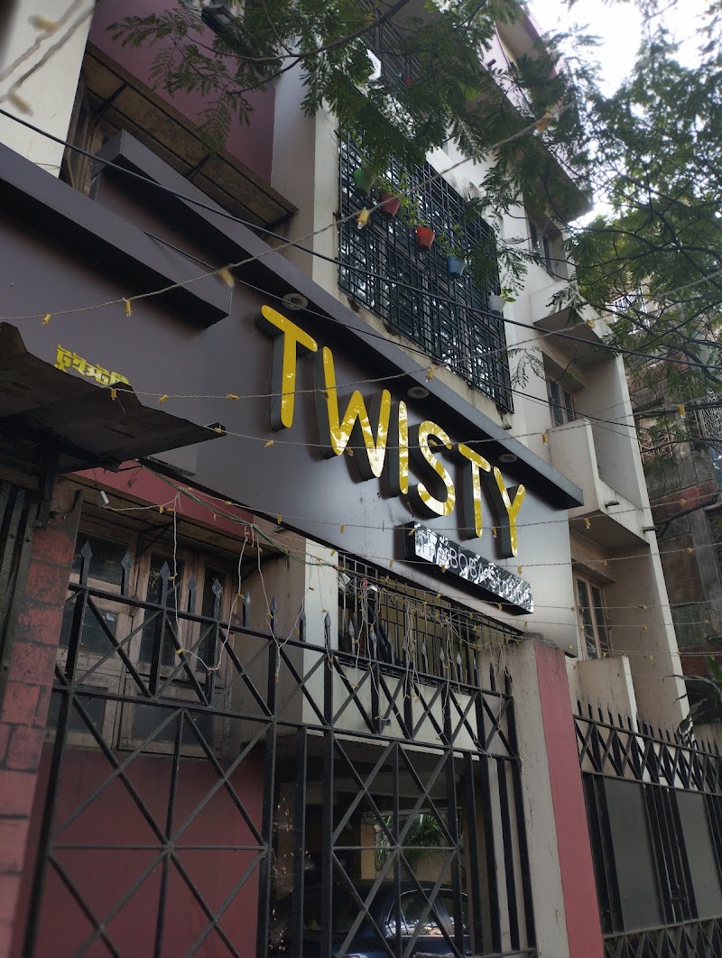 Twisty (South City) - Twisty (South City) 12, 144b, Prince Anwar Shah Rd, Badam Talla, Tollygunge, Kolkata, West Bengal 700068, India