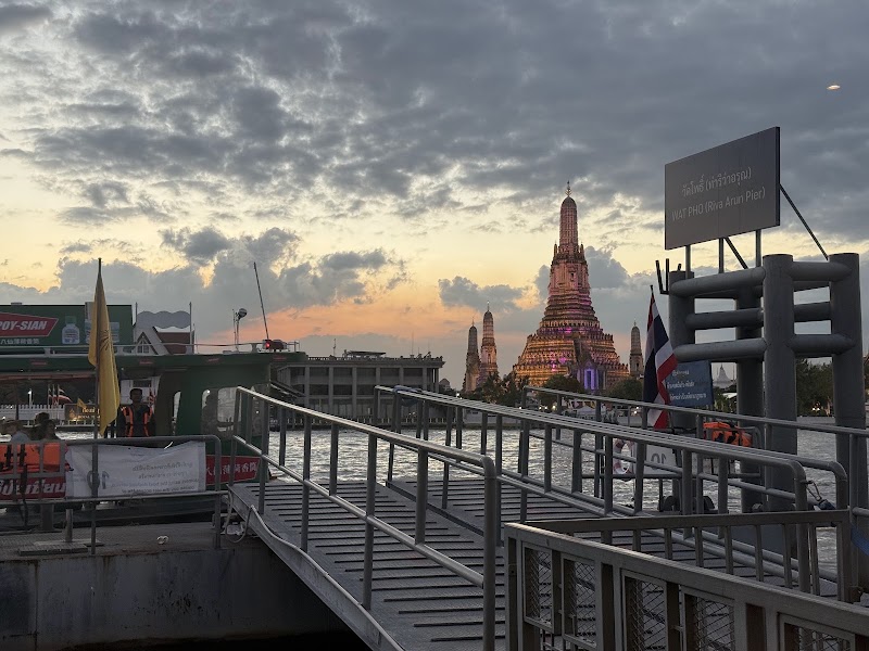 Riva Arun Pier - Riva Arun Pier, PFVR+MM6 ซอยเพ็ญพัฒน์1 Khwaeng Phra Borom Maha Ratchawang, Khet Phra Nakhon, Krung Thep Maha Nakhon 10200, Thailand