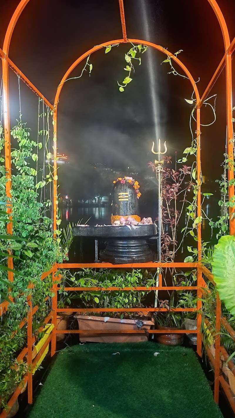 Hanuman Ghat Temple - Hanuman Ghat Temple Hanuman Ghat, Tripura, Pichola, area, Udaipur, Rajasthan 313004, India