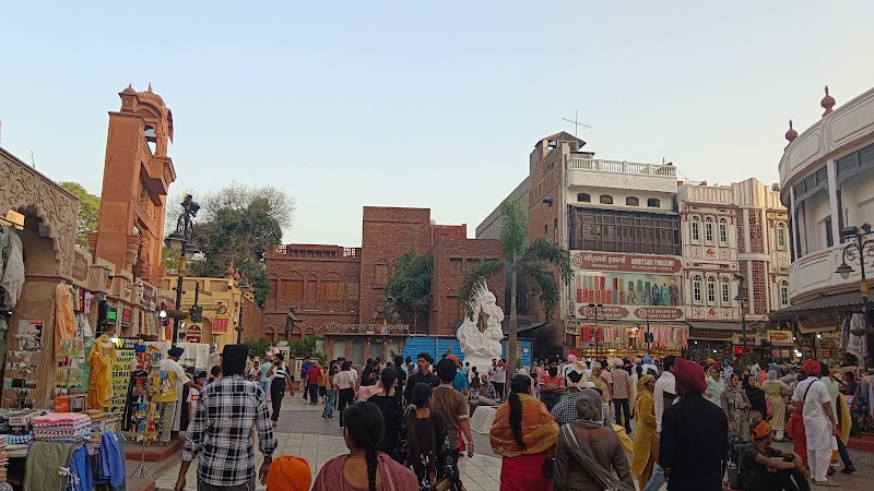 Sculpture in Honour of the Martyrs of Jallianwala Bagh - Sculpture in Honour of the Martyrs of Jallianwala Bagh JVCH+MV3, Heritage St, Jallan Wala Bagh, Katra Ahluwalia, Amritsar Cantt., Punjab 143006, India