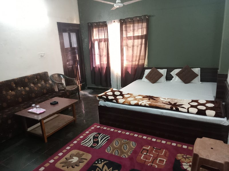 Weekend hotel - Weekend hotel FCFQ+938, Pachmarhi, Pachmarhi Cantt, Madhya Pradesh 461881, India