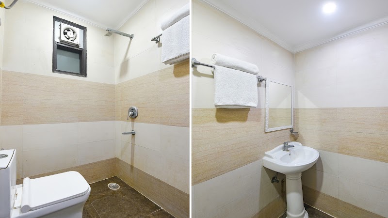 Hotel Clayton - Hotel Clayton A 51, Rd Number 5, Airport, Block B, Mahipalpur Village, Mahipalpur, New Delhi, Delhi 110037, India