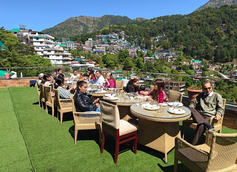 THE SIGNATURE INN MCLEODGANJ - THE SIGNATURE INN MCLEODGANJ Jogiwara Rd, McLeod Ganj, Dharamshala, Himachal Pradesh 176215, India