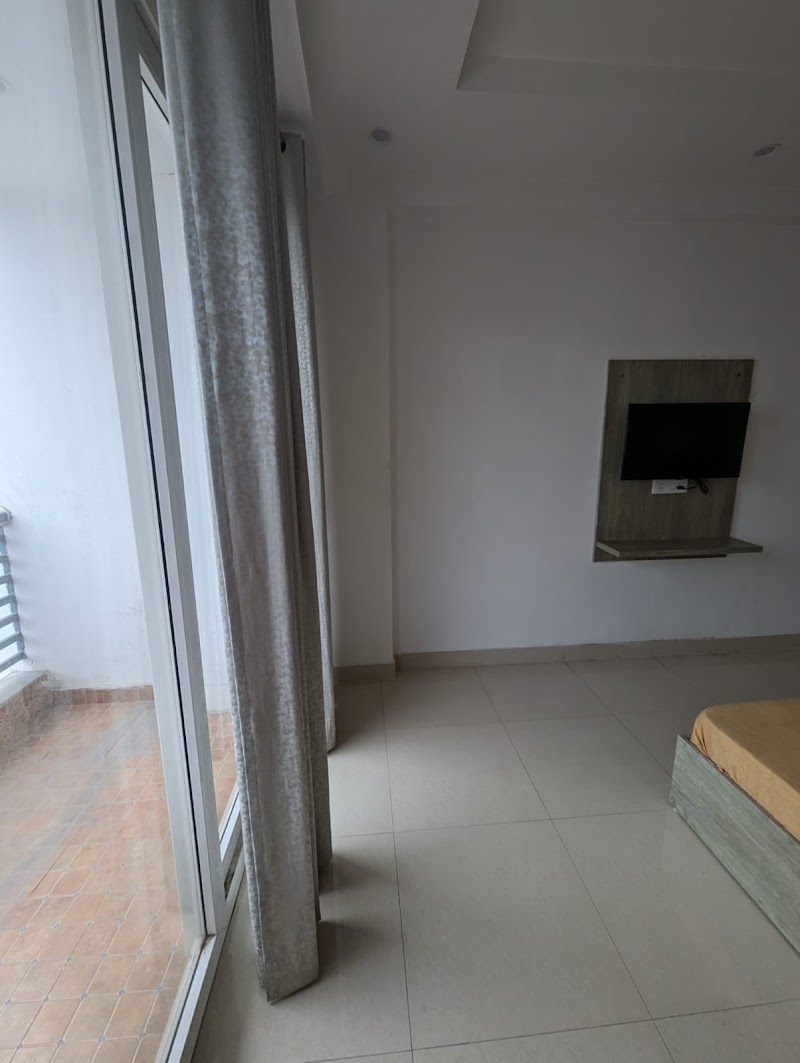 Blossom Stayz - Blossom Stayz Plot No. G18, Block G, Sushant Lok 2, Sector 57, Gurugram, Haryana 122011, India