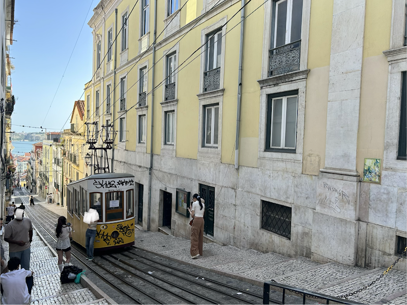 Ascensor da Bica - Ascensor da Bica, Rua de S. Paulo 234, 1200-109 Lisboa, Portugal