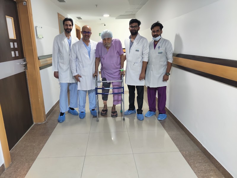 Dr Vivek Logani - Dr Vivek Logani Dr Vivek Logani, Room No 35, Ground Floor, Paras Hospitals OPD Block, C-1, Block C, Sushant Lok Phase I, Sector 43, Gurugram, Haryana 122009, India
