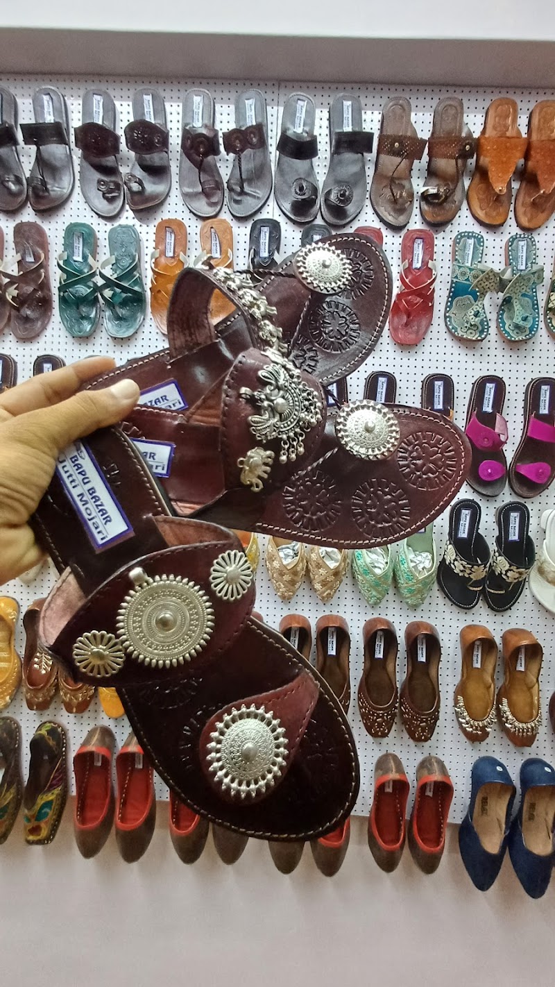 Bapu Bazar Jutti Mojari - Bapu Bazar Jutti Mojari Shop No. 4-5, Basement, Madan Mansion, opposite Link Road, Bapu Bazar, Biseswarji, Jaipur, Jaipur Nagar Nigam Area, Rajasthan 302003, India