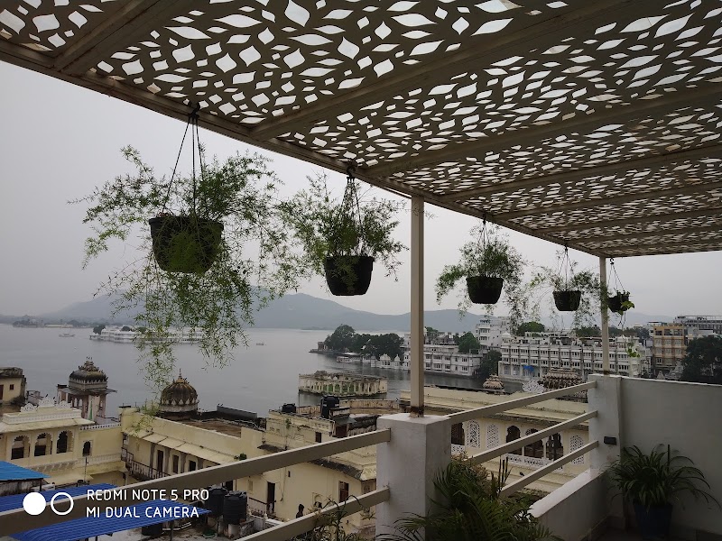 Akshara guest house - Akshara guest house, 71, Gangaur Ghat Marg, near bagore ki haveli museum, Hotel Gangaur Palace, Pichola, Udaipur, Rajasthan 313004, India