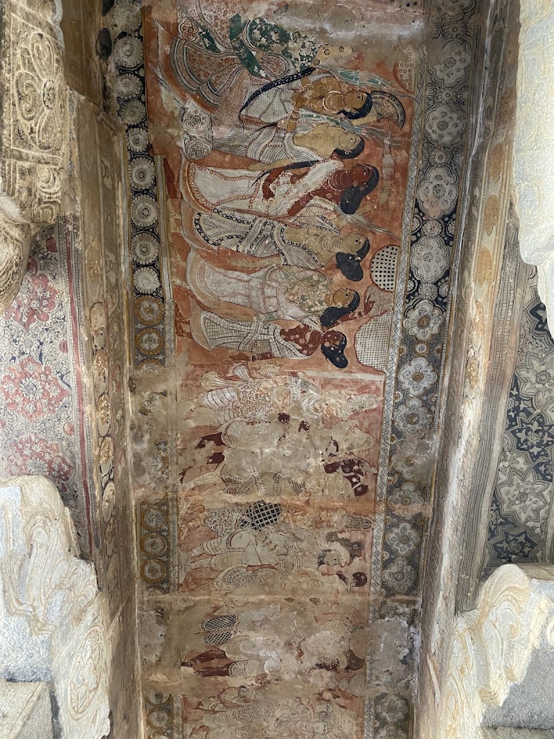 Hanging Pillar - Hanging Pillar, RJ25+QQJ, Lepakshi, Andhra Pradesh 515331, India