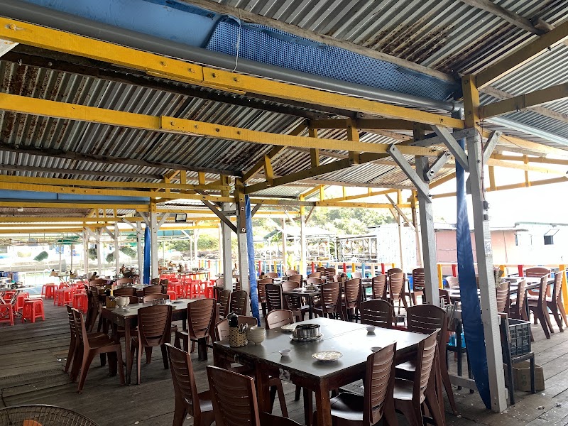 Thai Lang Chai Floating Resturant