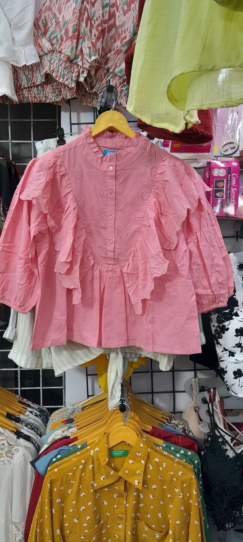 Kasim export - Kasim export 4-A, Hill Road Hill road, Ranwar, Bandra West Shop no 6 elco arcade, ground floor, D wing, near elco pani pori, Ranwar, Bandra West, Mumbai, Maharashtra 400050, India