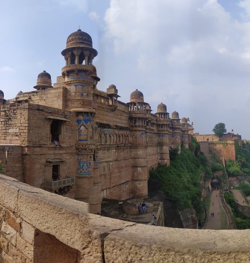Gwalior - Gwalior, LNUP E, Railway Colony, LNUPE Campus, Thatipur, Gwalior, Madhya Pradesh 474002, India