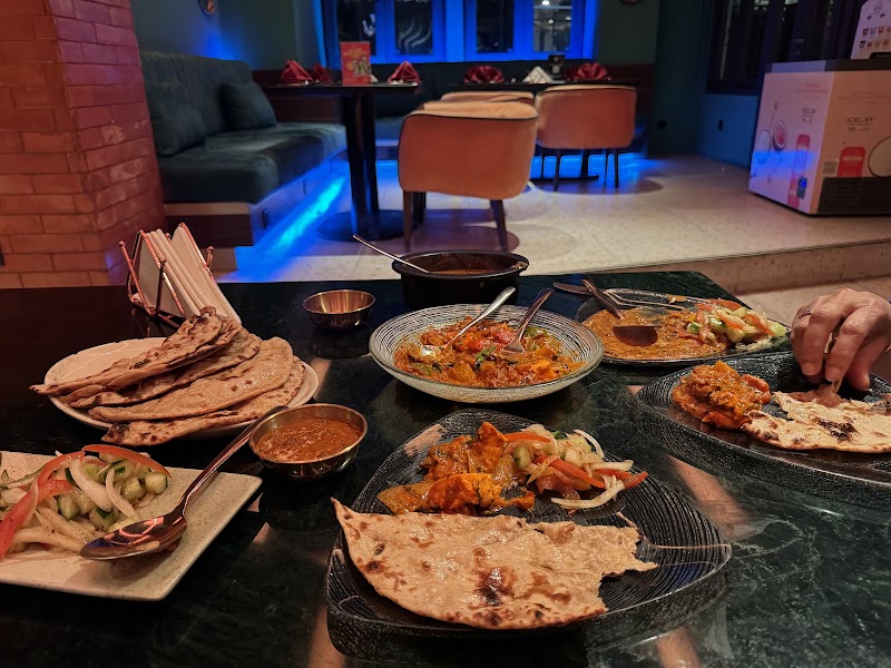 Queen's Tandoor - Indian Restaurant Seminyak Bali - Queen's Tandoor - Indian Restaurant Seminyak Bali, Jl. Raya Seminyak No.1, Seminyak, Kec. Kuta, Kabupaten Badung, Bali 80361, Indonesia