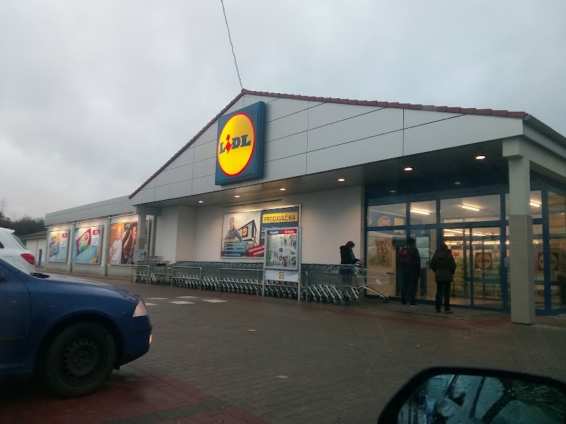 Lidl - Lidl Slánská 1699/1a, 163 00 Praha 17, Czechia