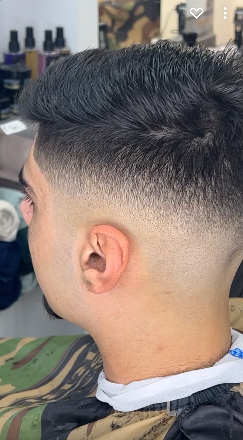 Kapsalon Mondial ✂ - Kapsalon Mondial ✂, Goudse Rijweg 13B, 3061 DA Rotterdam, Netherlands