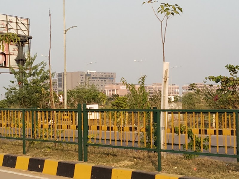 APEX BANK - APEX BANK, 5Q79+572, Naya Raipur Marg, Sector 24, Jhanj, Atal Nagar-Nava Raipur, Tuta, Chhattisgarh 492018, India