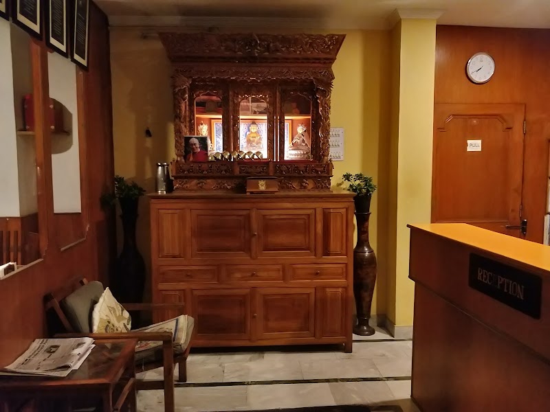 Auspicious Him View Hotel - Auspicious Him View Hotel Jogiwara Rd, McLeod Ganj, Dharamshala, Himachal Pradesh 176215, India