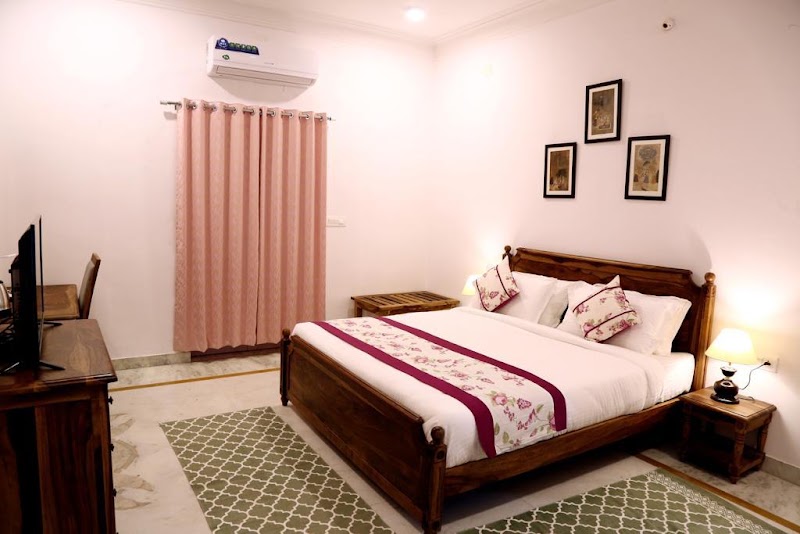 Heritage Homestay by Chunda Villa's - Heritage Homestay by Chunda Villa's Kharol Colony Gali No. 6, near Shiv Mandir, Adinath colony, Fatehpura, Udaipur, Rajasthan 313001, India