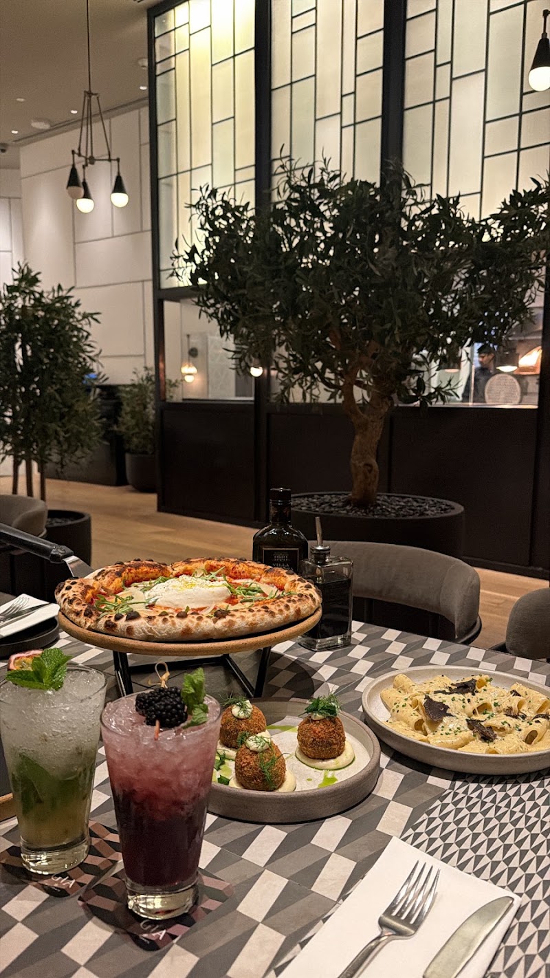 GIA - GIA Unit GF - 320 New Fashion Avenue - Dubai Mall - شارع المركز المالي - برج خليفة - دبي - United Arab Emirates