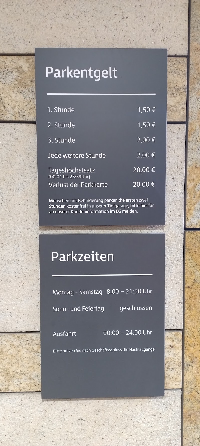 Parkplatz - Parkplatz, Webergasse 1, 01067 Dresden-Altstadt, Germany