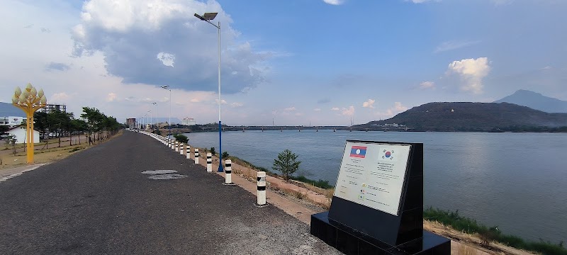 Riverside Park - Riverside Park, 4R72+CC5, Pakse, Laos