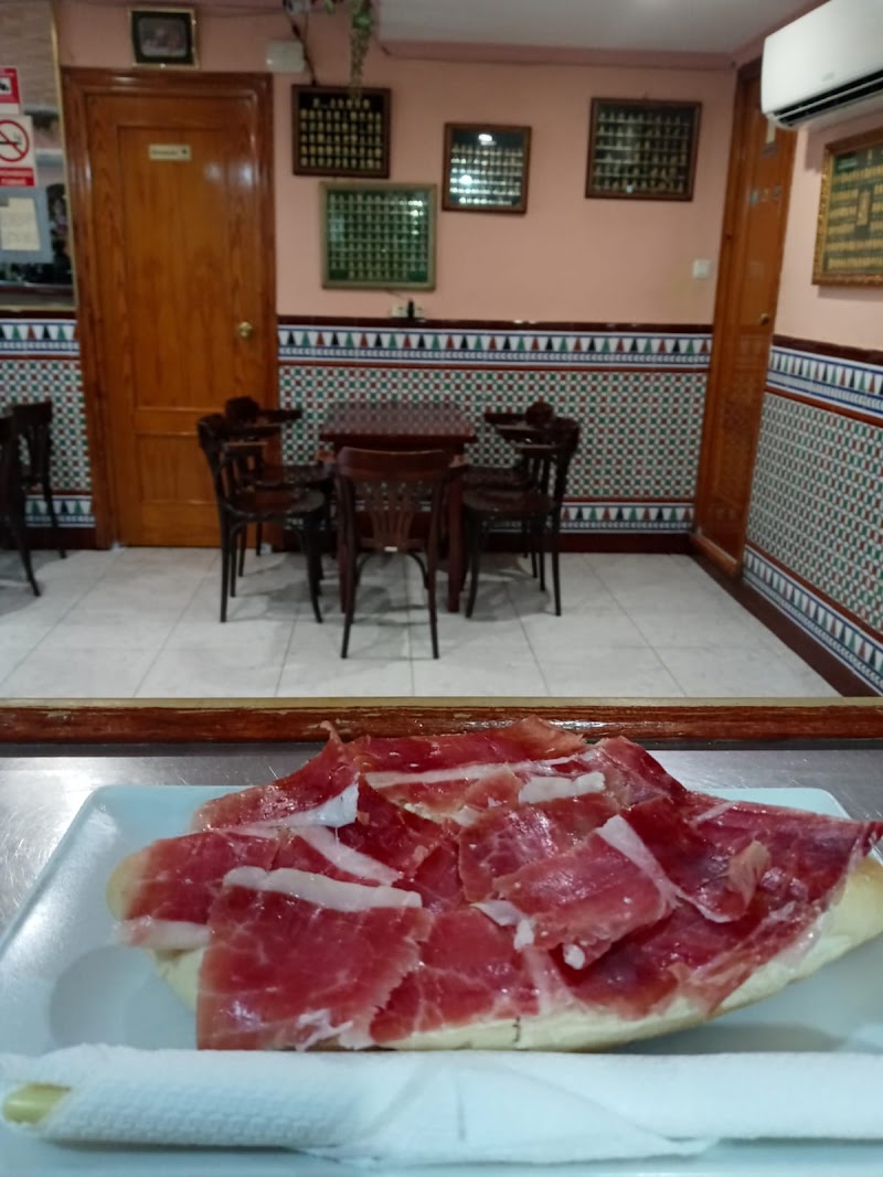 Bar El Rinconcillo - Bar El Rinconcillo, C. Pasajes, 1, Norte, 41015 Sevilla, Spain