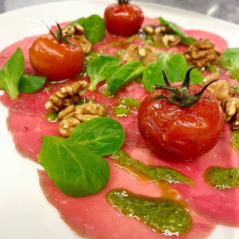 Hotel & Restaurant Krebs with Garden-Terrace - Hotel & Restaurant Krebs with Garden-Terrace Bahnhofstrasse 4, 3800 Interlaken, Switzerland