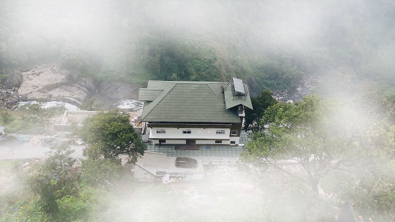 Silver Cascade, Munnar - Silver Cascade, Munnar, 23X5+Q33, Attukkad Waterfalls Road, Pallivasal, Munnar, Keralam 685612, India