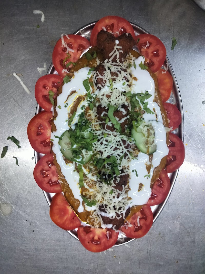 Shree Khodiyar Kathiyawadi Dhaba - Shree Khodiyar Kathiyawadi Dhaba, shop no 119/120, Krishna Platina, Cross Road, New VIP Rd, opp. Earth Icon, near Khodiyar Nagar, Sardar Estate, Sayaji Park Society, Vadodara, Gujarat 390019, India