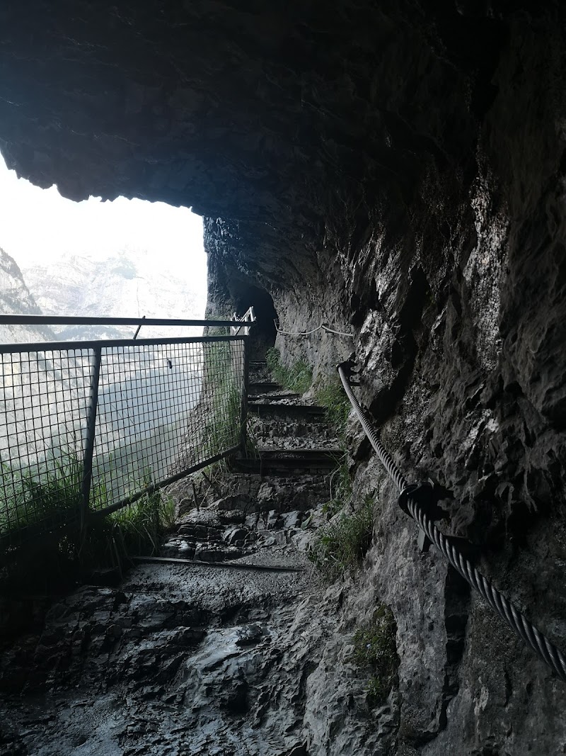 Schiltwaldbachfall - Schiltwaldbachfall Dornimaad 148A, 3823 Lauterbrunnen, Switzerland