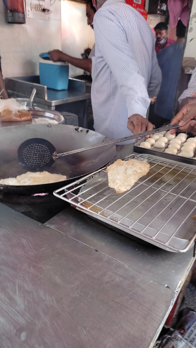 Tanatan Chole Bhature - Tanatan Chole Bhature Pillar number 683, Prem Nagar, Block E, Param Puri, Uttam Nagar, New Delhi, Delhi, 110059, India