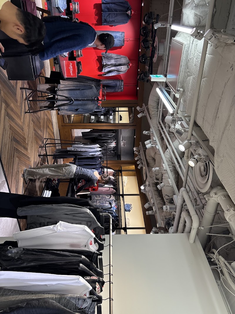 Diesel - Diesel Japan, 〒160-0022 Tokyo, Shinjuku City, Shinjuku, 3-chōme−38−１ ルミネエスト新宿 B2F