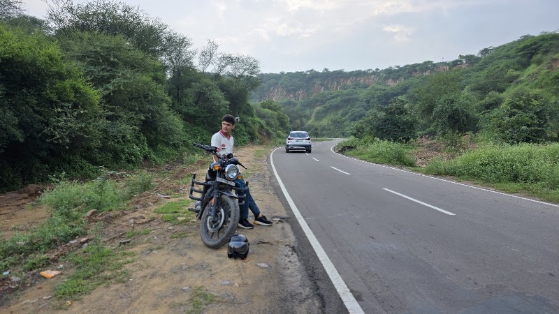 Aravali Hills in Gurgaon - Aravali Hills in Gurgaon Aravali Hills in Gurgaon Residential Projects- Office no. 18 plot a-5 Vipul Agora, Mehrauli-Gurgaon Rd, Gurugram, Haryana 122101, India
