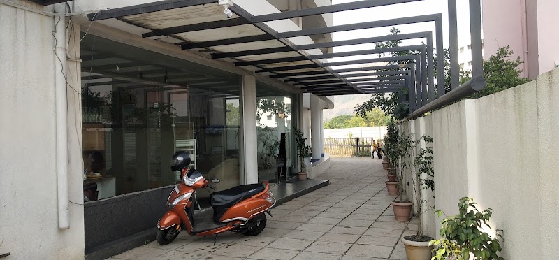 Hotel Sumanchandra Suites !! होटल सुमनचंद्र सूट !! Corporate Hotel !! Business Hotel - Hotel Sumanchandra Suites !! होटल सुमनचंद्र सूट !! Corporate Hotel !! Business Hotel Pandav Caves, Agra - Mumbai Hwy, near Phalke Smarak, Buddha Vihar, Pathardi Phata, Nashik, Maharashtra 422010, India