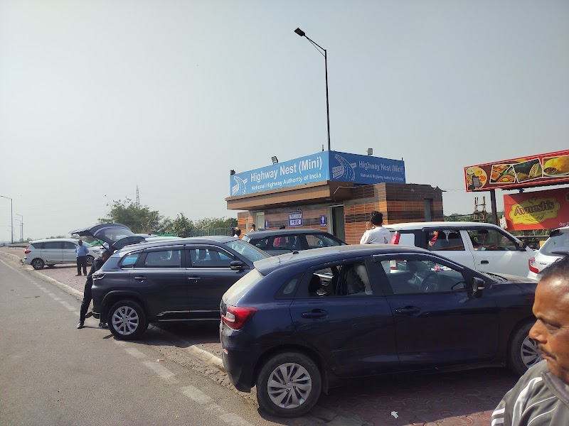 Shiva dhaba - Shiva dhaba, J726+552, Delhi - Meerut Expy, Bhim Nagar, Vijay Nagar, Ghaziabad, New Delhi, Uttar Pradesh 110013, India