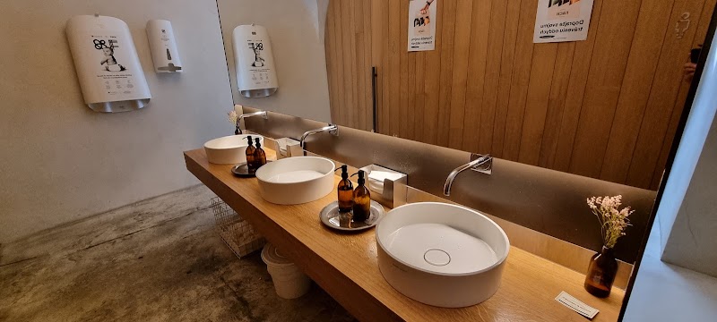 FACH - FACH, Ventúrska 10, 811 01 Bratislava, Slovakia