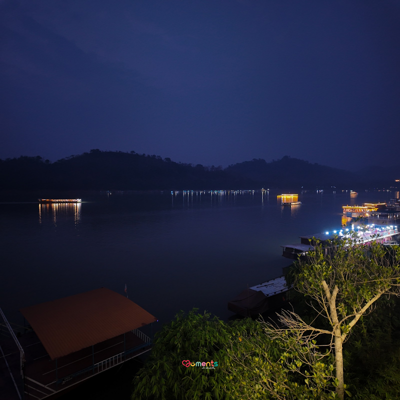 Riverside bar - Riverside bar, V4MH+W3W, Phothisalath Rd, Luang Prabang, Laos