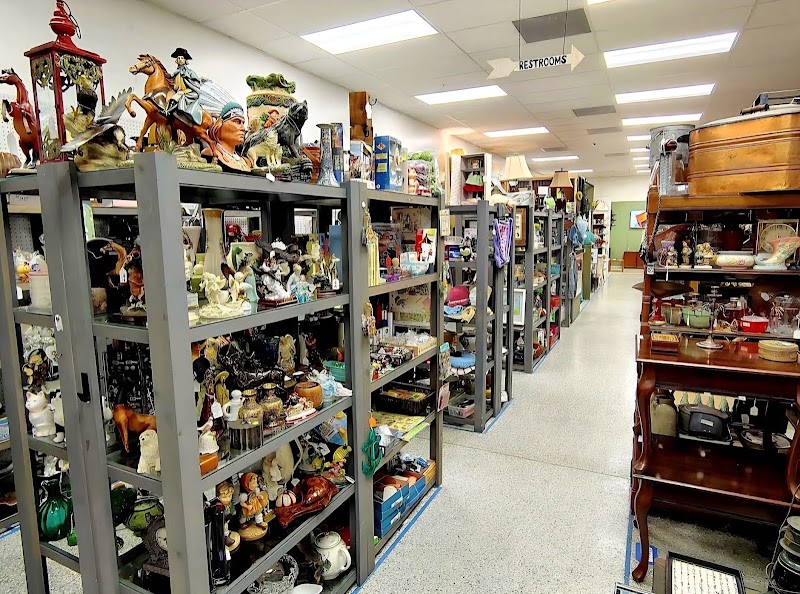 Indian River Antique Mall - Indian River Antique Mall, 2730 W New Haven Ave, Melbourne Village, FL 32904, USA