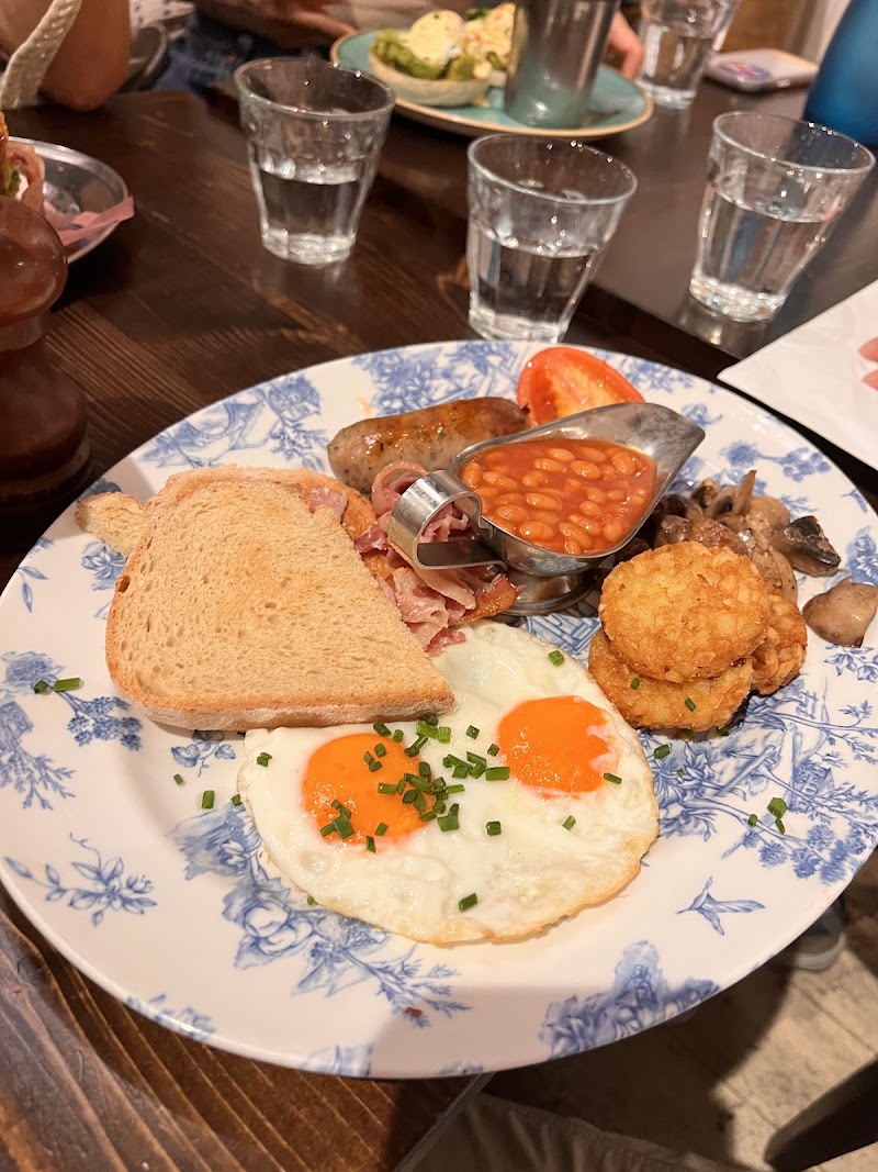 Bill's Cambridge Restaurant - Bill's Cambridge Restaurant 34-35 Green St, Cambridge CB2 3JX, UK