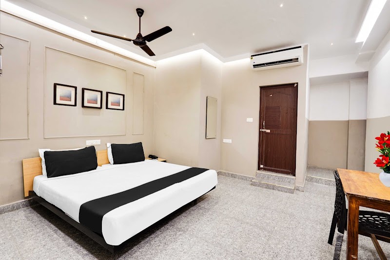 Collection O Rock Beach Puducherry - Collection O Rock Beach Puducherry, 2nd Floor, GP Complex, 51, Bussy St, near BOI, MG Road Area, Puducherry, 605001, India