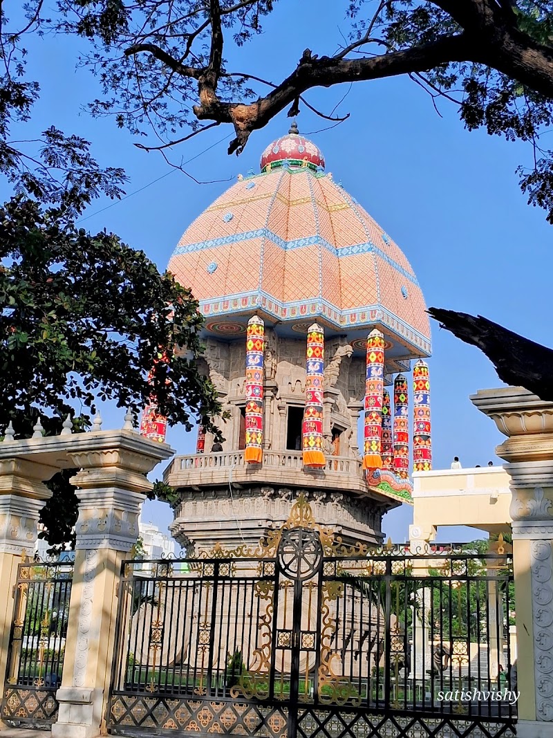 Valluvar Kottam Chariot - Valluvar Kottam Chariot 147, Valluvar Kottam High Rd, Tirumurthy Nagar, Nungambakkam, Chennai, Tamil Nadu 600034, India