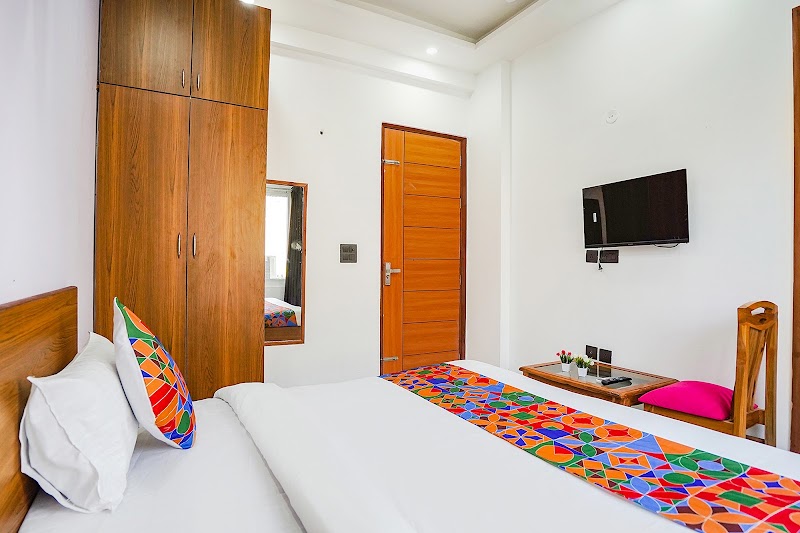 FabHotel Hexa Noida Sector 56 - FabHotel Hexa Noida Sector 56 B/A-10, Block E, Sector 55, Noida, Uttar Pradesh 201307, India