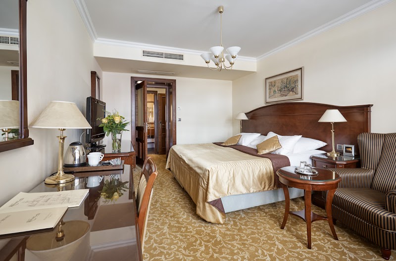 Hotel Romance - Hotel Romance, Tržiště 384/37, 360 01 Karlovy Vary-Karlovy Vary 1, Czechia