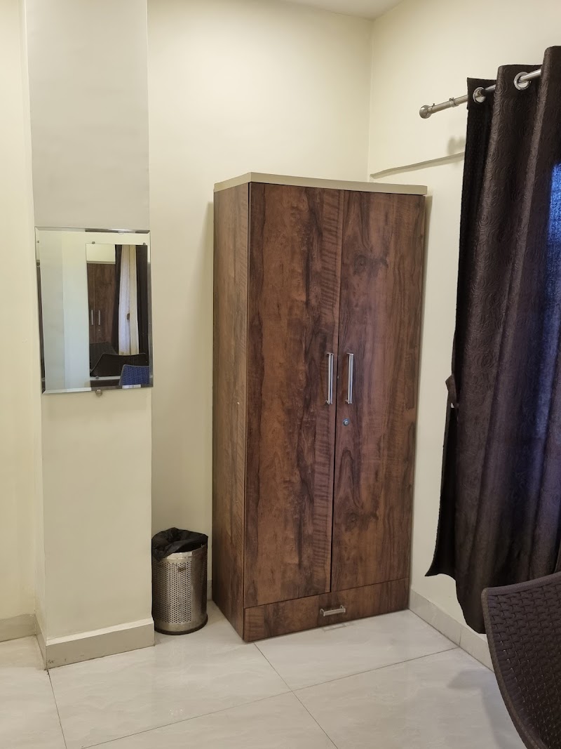 THE LIVING SPACE - THE LIVING SPACE 43, near BUS STAND, Takve Kurth, Gawliwada, Rao Colony, Pune, Lonavala, Maharashtra 410401, India