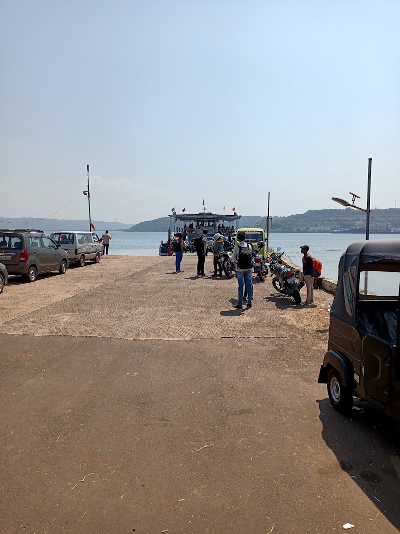 Tavsal ferry point - Tavsal ferry point, 76VQ+MQJ Arabian Sea, Tavasal, Maharashtra 415614, India