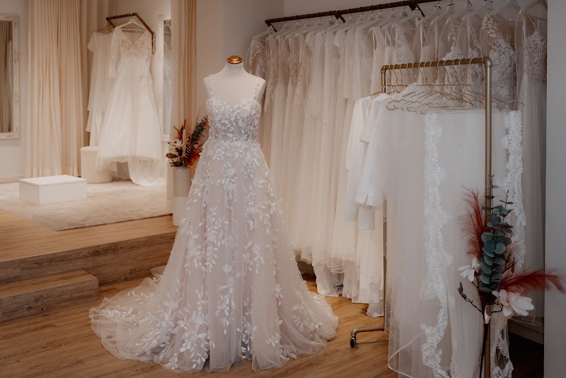 BK Braut Concept Store - BK Braut Concept Store, Buttermarkt 5, 47906 Kempen, Germany